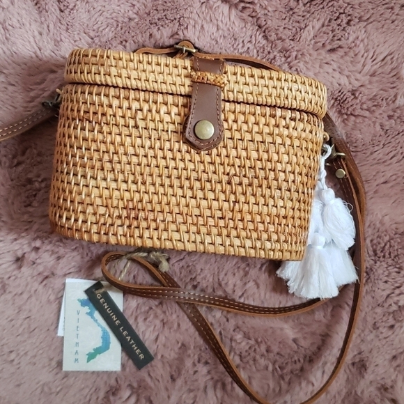 Rattan hand crafted Crossbody - Picture 13 of 13